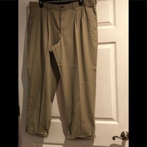 Dockers relaxed fit men’s trousers tan